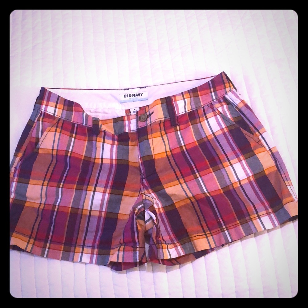 Old navy plaid shorts
